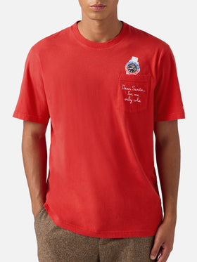 T-shirt Connor in cotone invernale rosso con ricamo sul taschino Dear Santa...