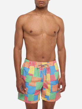 Mehrfarbige Herren-Badeshorts mit Gingham-Karomuster