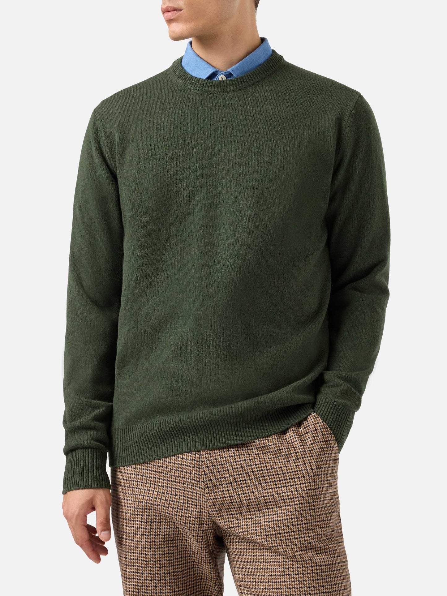 Regent 100% lambswool sweater in military green
