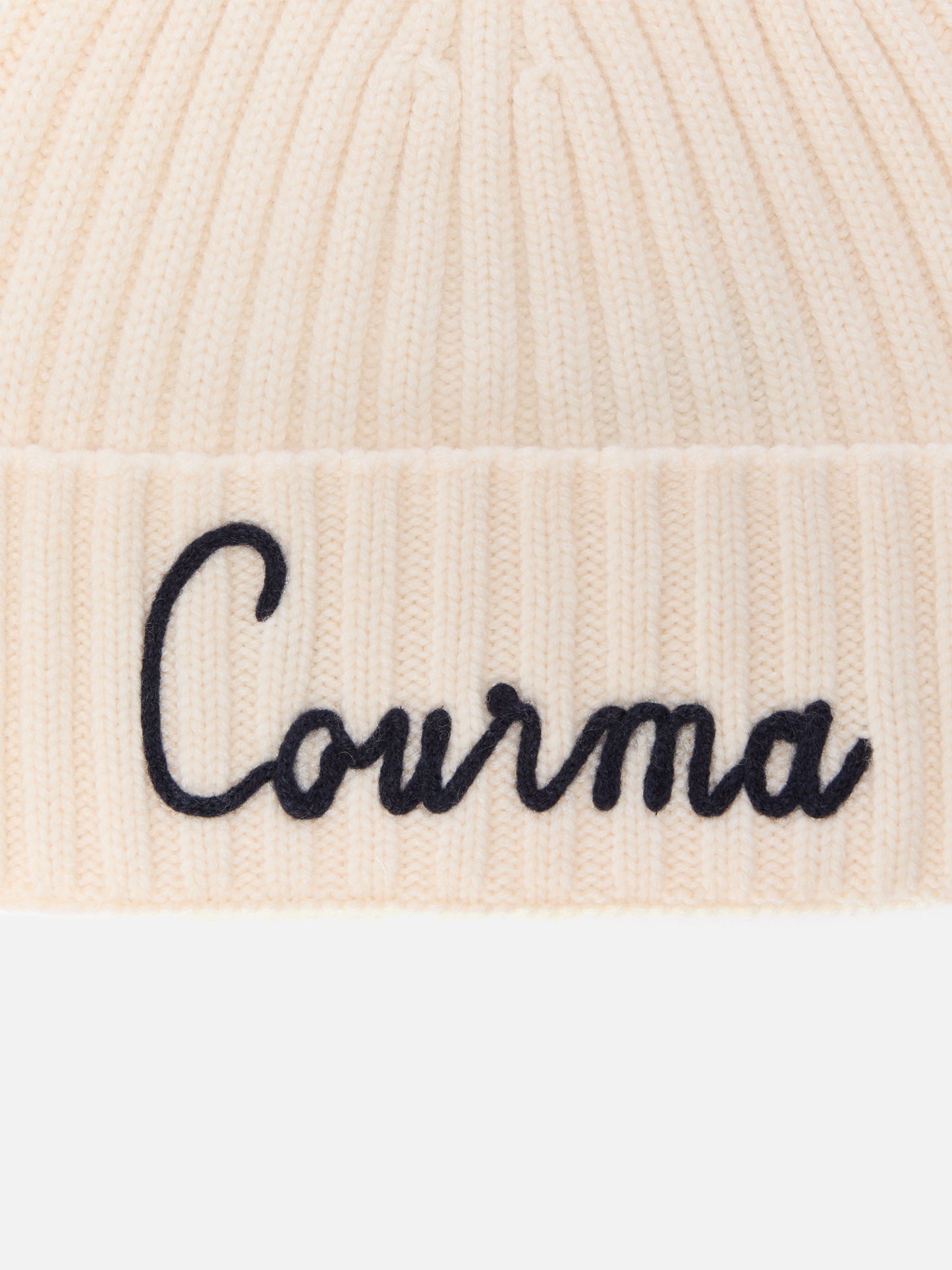 Wengen beanie in cashmere blend in white with Courma embroidery