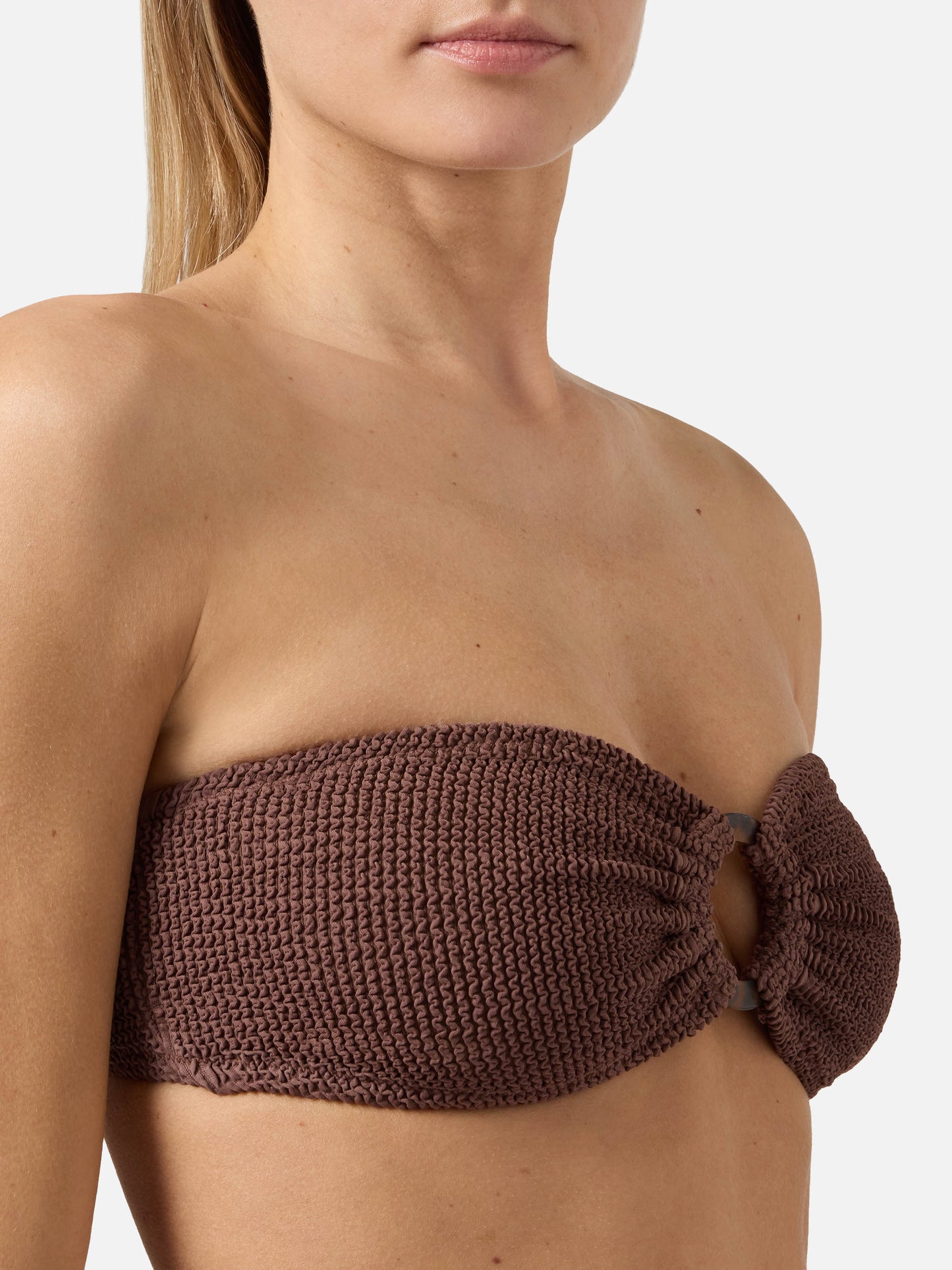 Top de bikini bandeau Yulia en tejido crinkle marrón