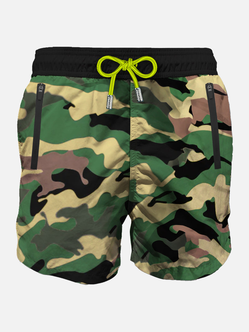 Badeshorts aus leichtem Camouflage-Stoff mit Reißverschluss