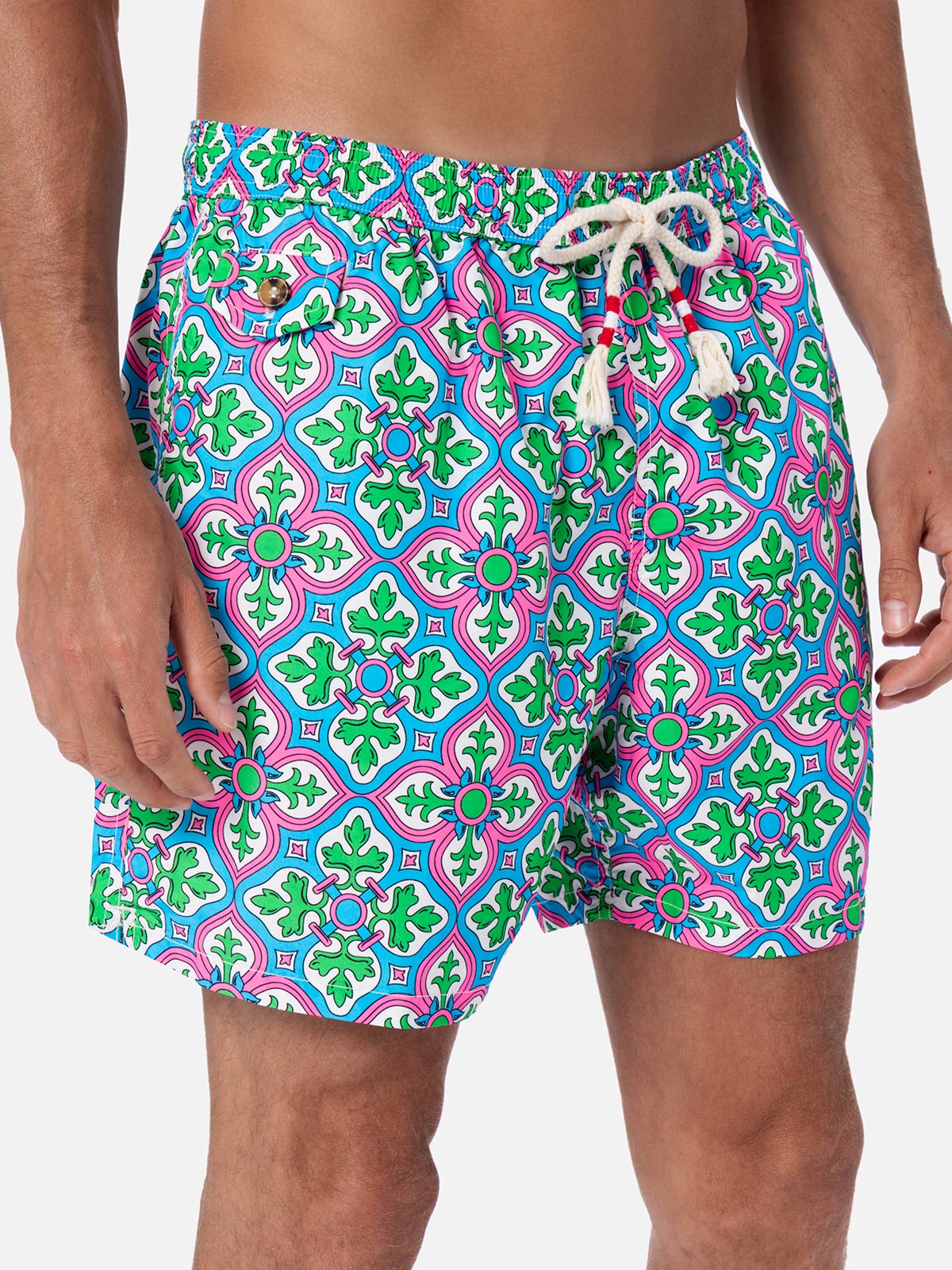 Man lightweight fabric swim-shorts Lighting 70 with majolica print