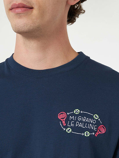 Klassisches Herren-T-Shirt aus Baumwolljersey „Portofino“ mit „Mi girano le palline“-Stickerei | INSULTI LUMINOSI SONDEREDITION