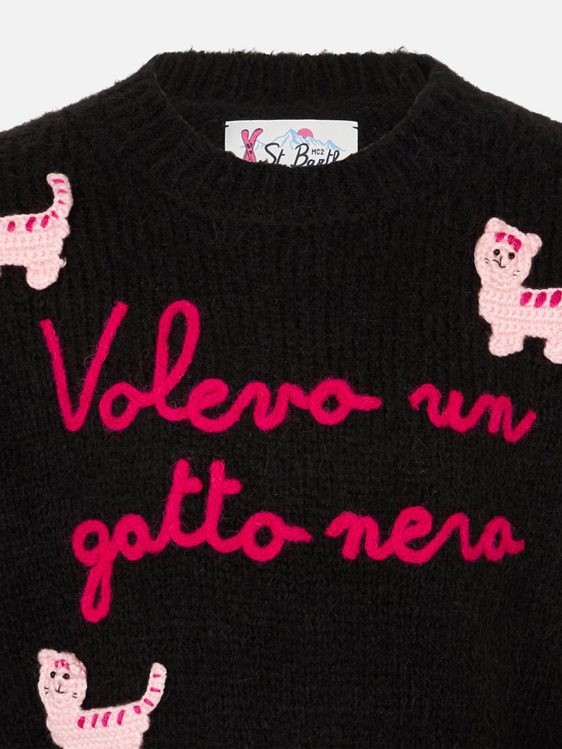 Girl crewneck soft sweater with cats crochet patch and Volevo un Gatto Nero embroidery