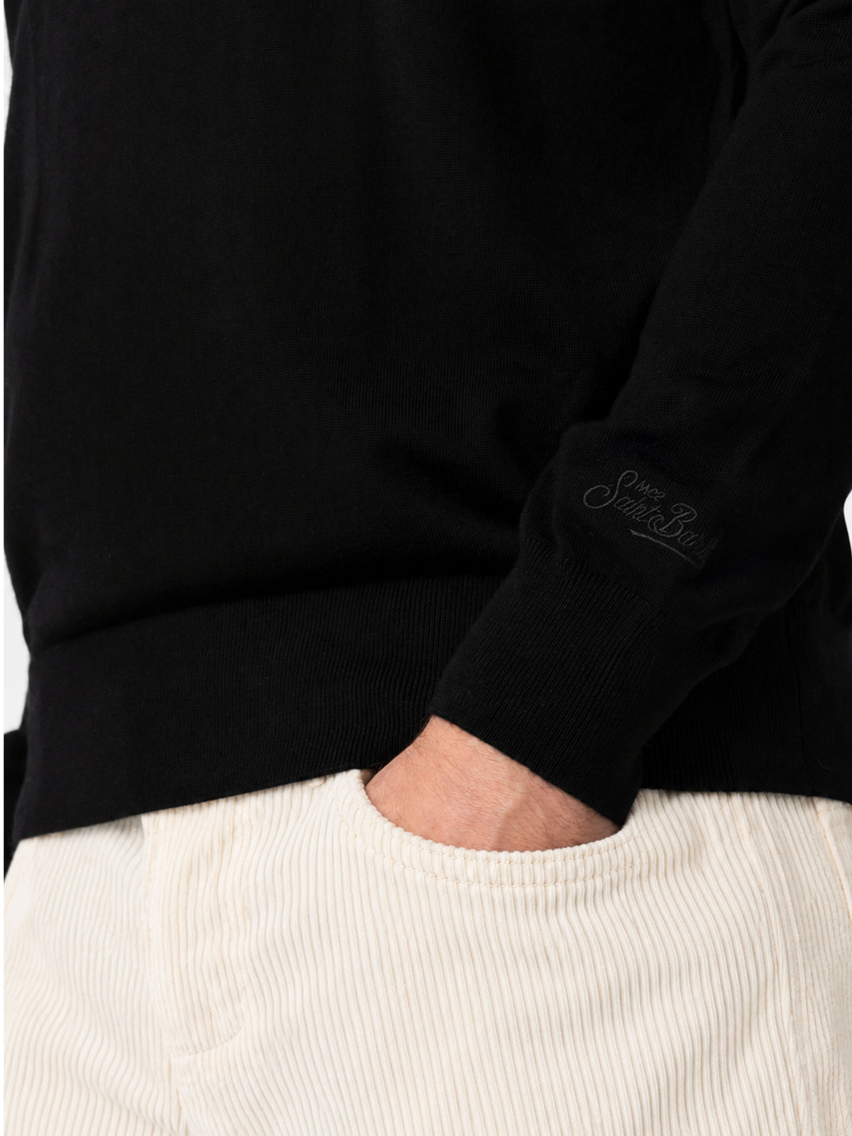 Suéter Regent de cuello redondo en 100% MERINO WOOL negra 