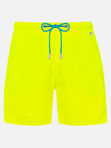 Badeshorts für Herren aus leichtem Stoff in Neongelb Lighting Pantone | PANTONE SPECIAL EDITION