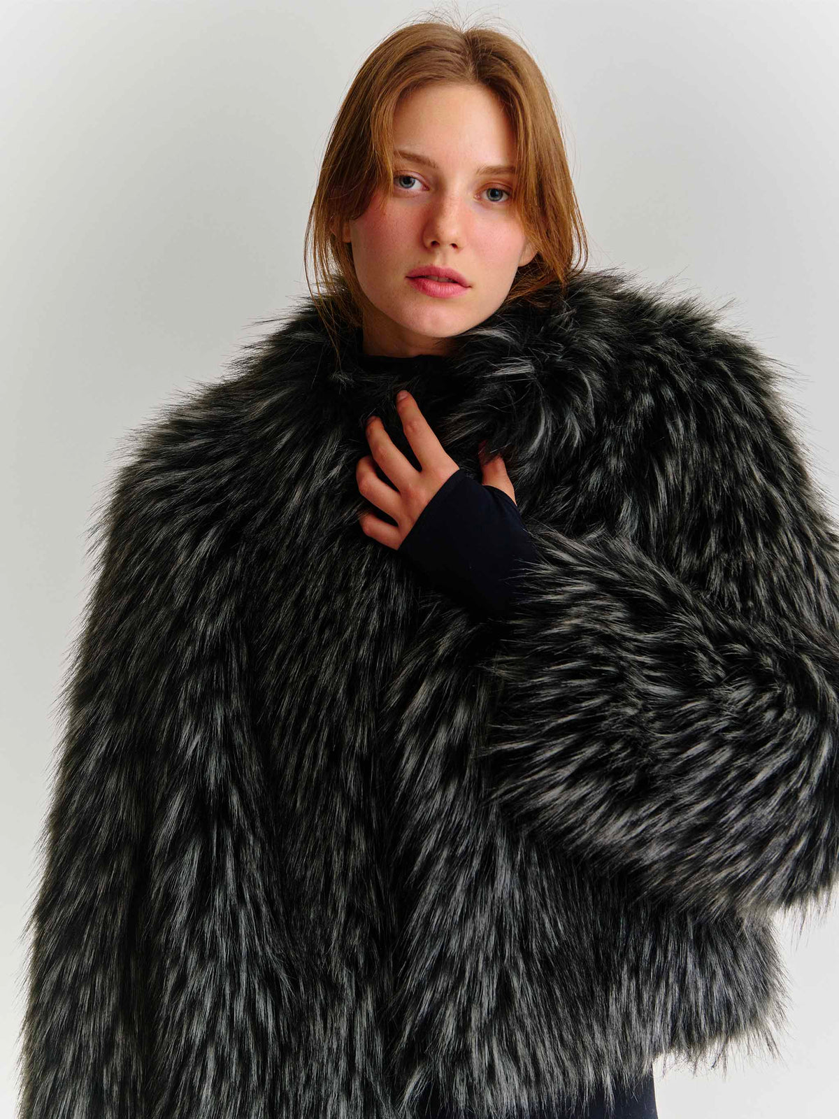 Artika Jacke aus Faux Fur mit Silver-Fox-Effekt 