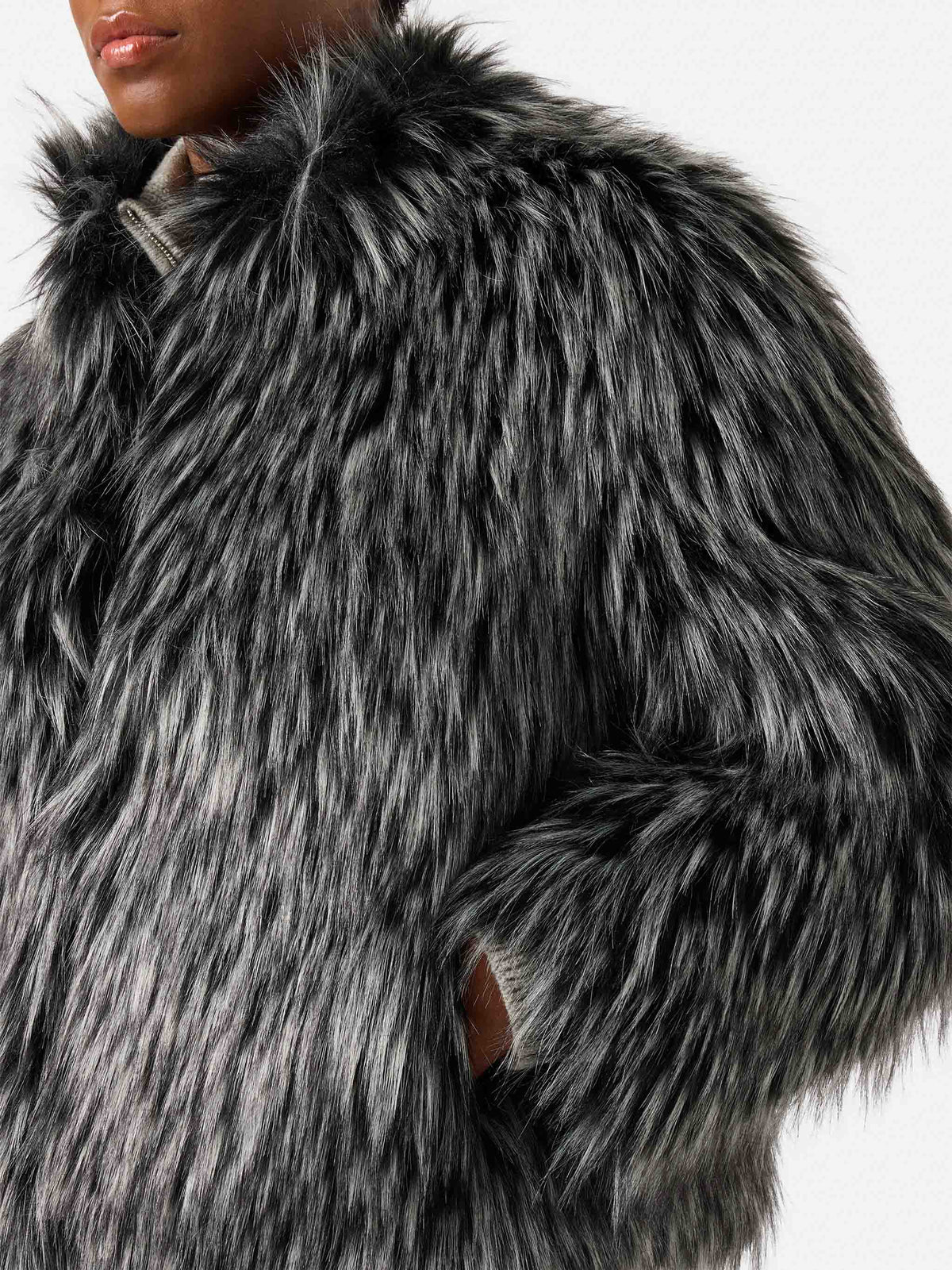 Artika Jacke aus Faux Fur mit Silver-Fox-Effekt 
