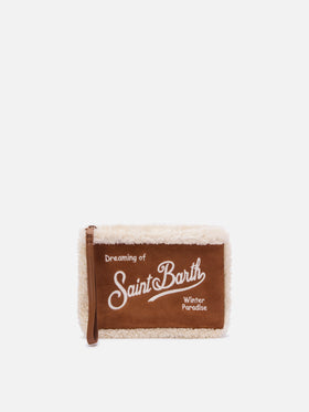 pochette en fausse peau lainée marron Aline avec logo brodé 
