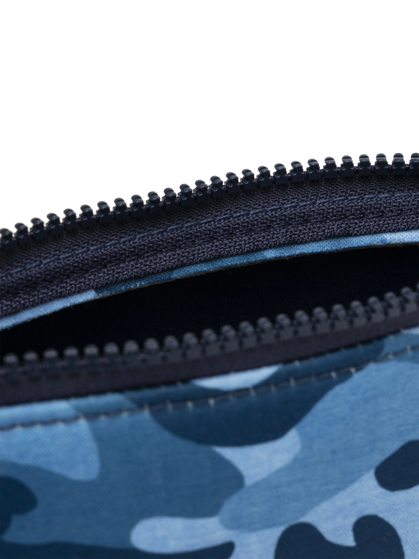 Aline Scuba-Pochette mit Tarnmuster