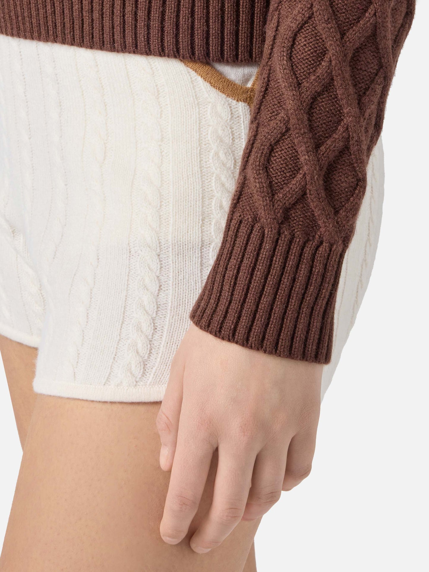 Woman half-turtleneck sweater with Sun Moritz lettering