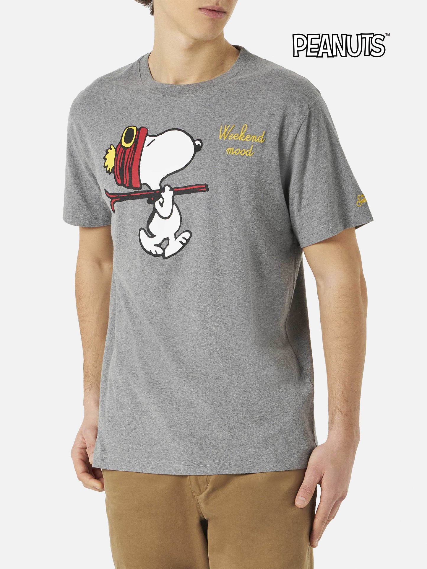 Herren-T-Shirt mit „Snoopy Weekend Mood“-Stickerei | SNOOPY – PEANUTS™ SONDEREDITION