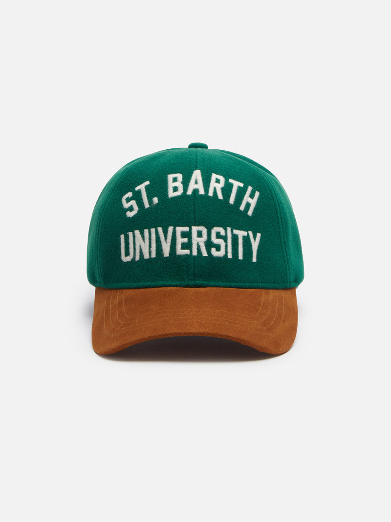 Cappellino da baseball in feltro verde con ricamo della St. Barth University