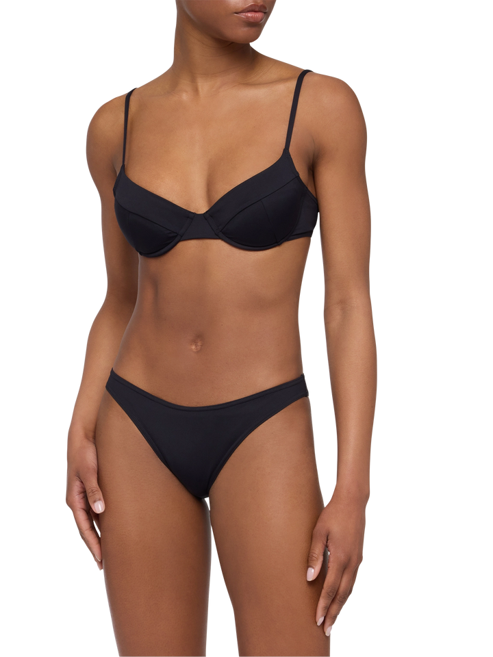 Schwarze klassische Badehose „Lido“ – Schwarzes Bügel-Bralette „Bea“