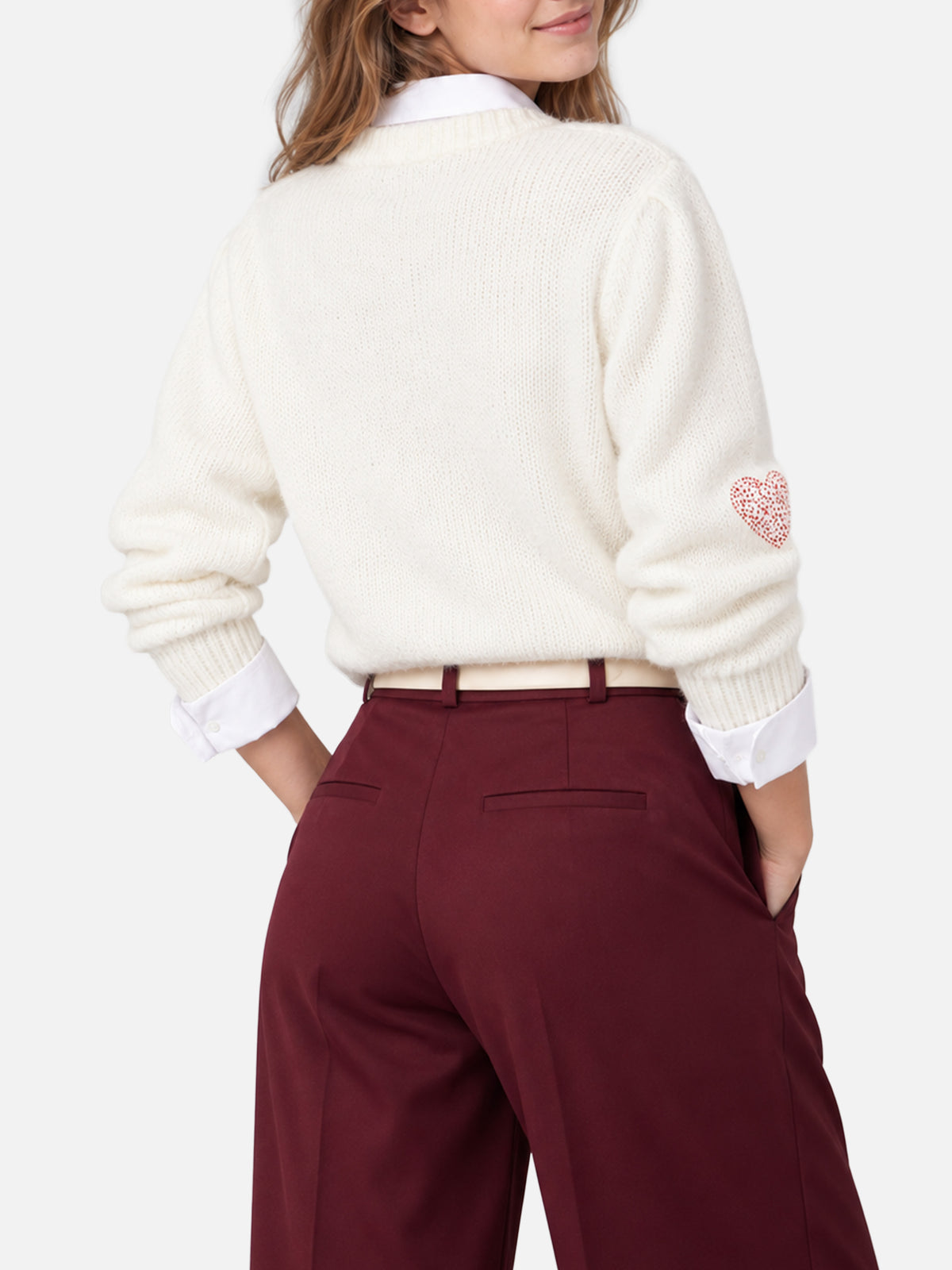Bloom Weicher weißer gebürsteter Pullover mit roten Strassherzen 