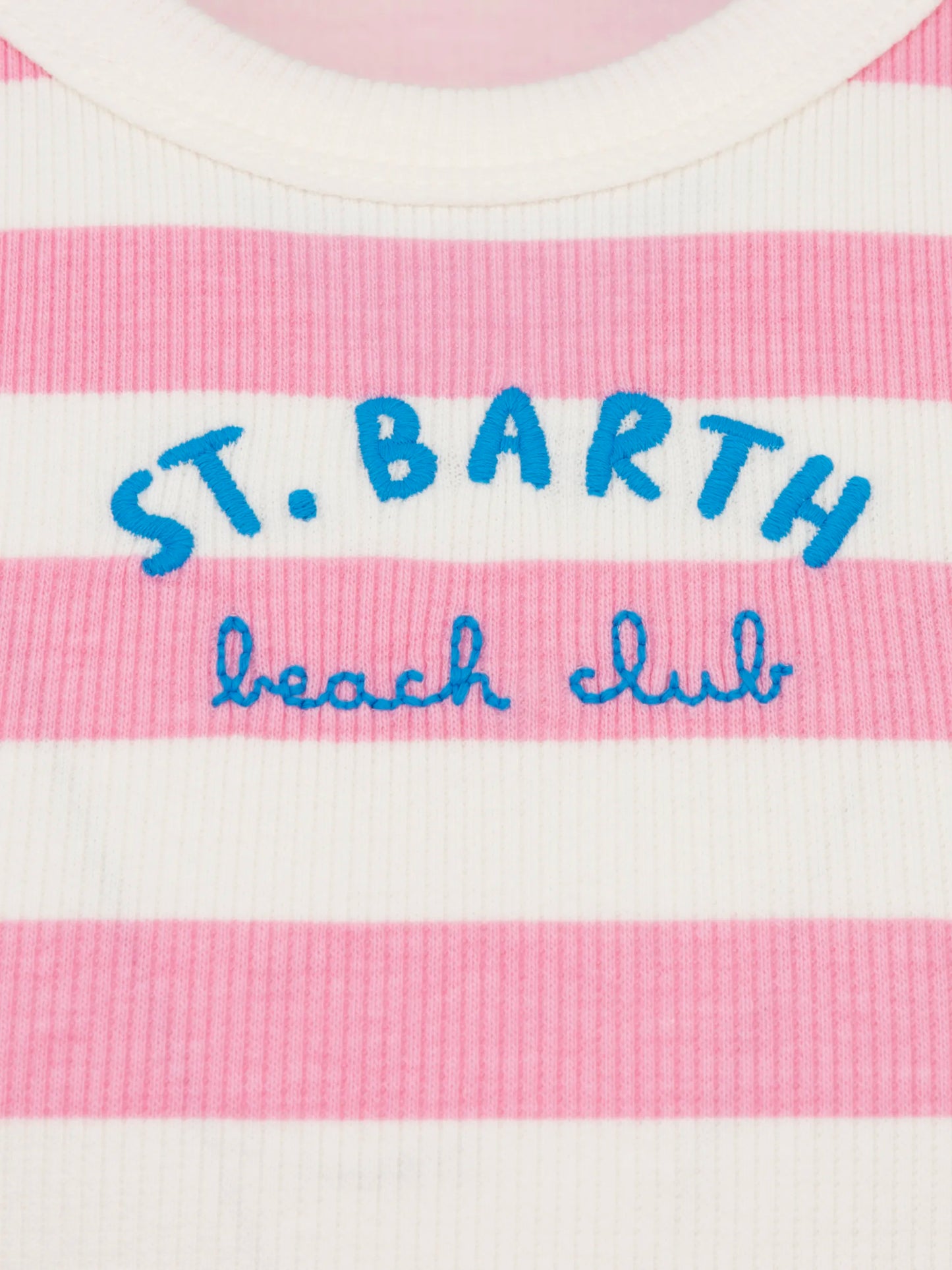 Top corto Blue Jr in maglia a coste a righe rosa con ricamo