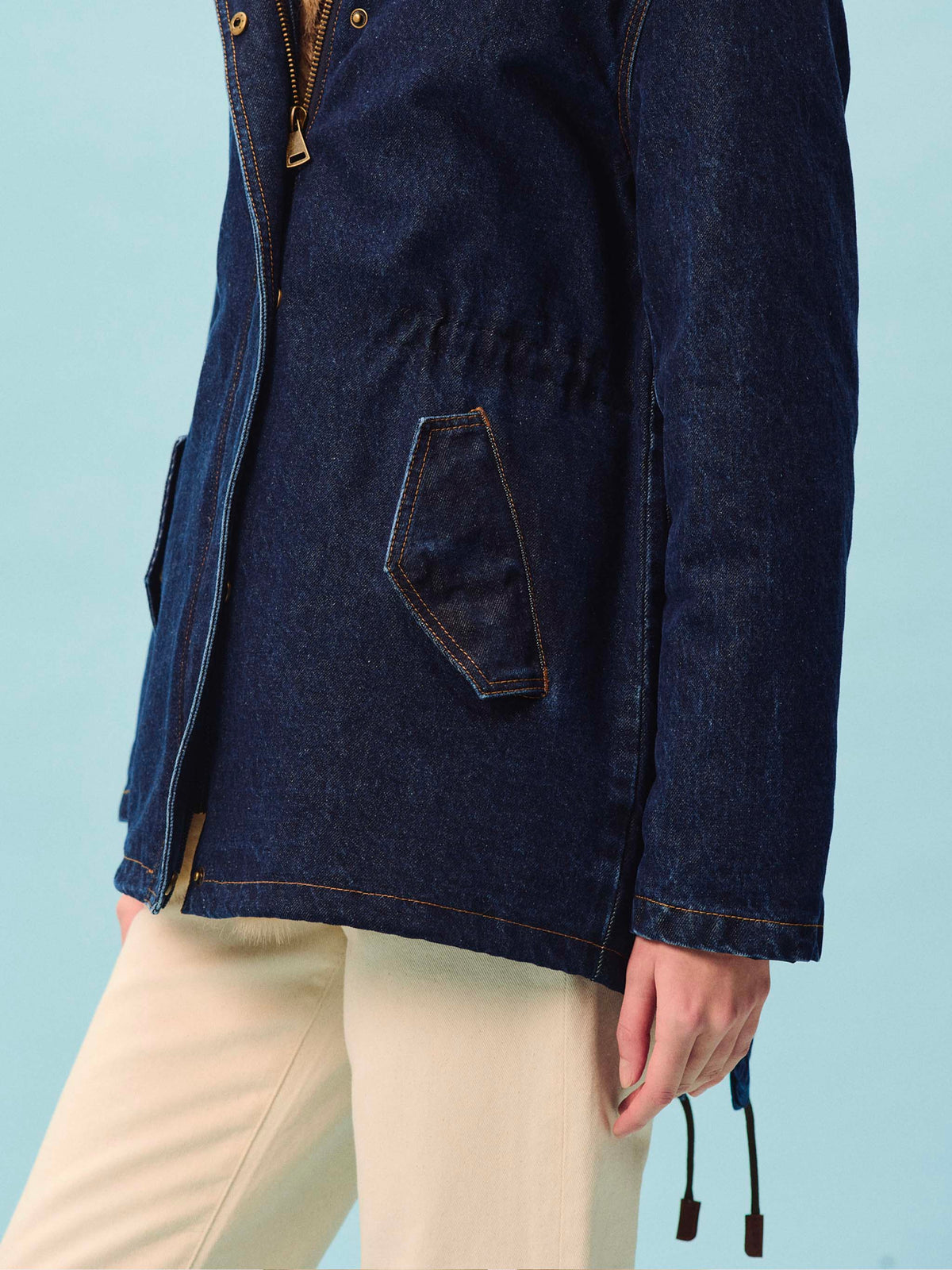 Blue Parka Brenna en denim de coton avec capuche en fausse fourrure 