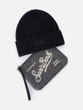 Set aus Pochette mit Fischgrätmuster und schwarzer Beanie 
