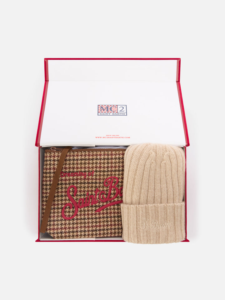Pochette with houndstooth pattern and beige beanie set