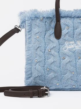 Hellblaue Colette-Handtasche mit Zopfmuster und Strassverzierung