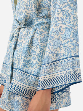 Kimono corto Carly de seda con estampado batik floral 