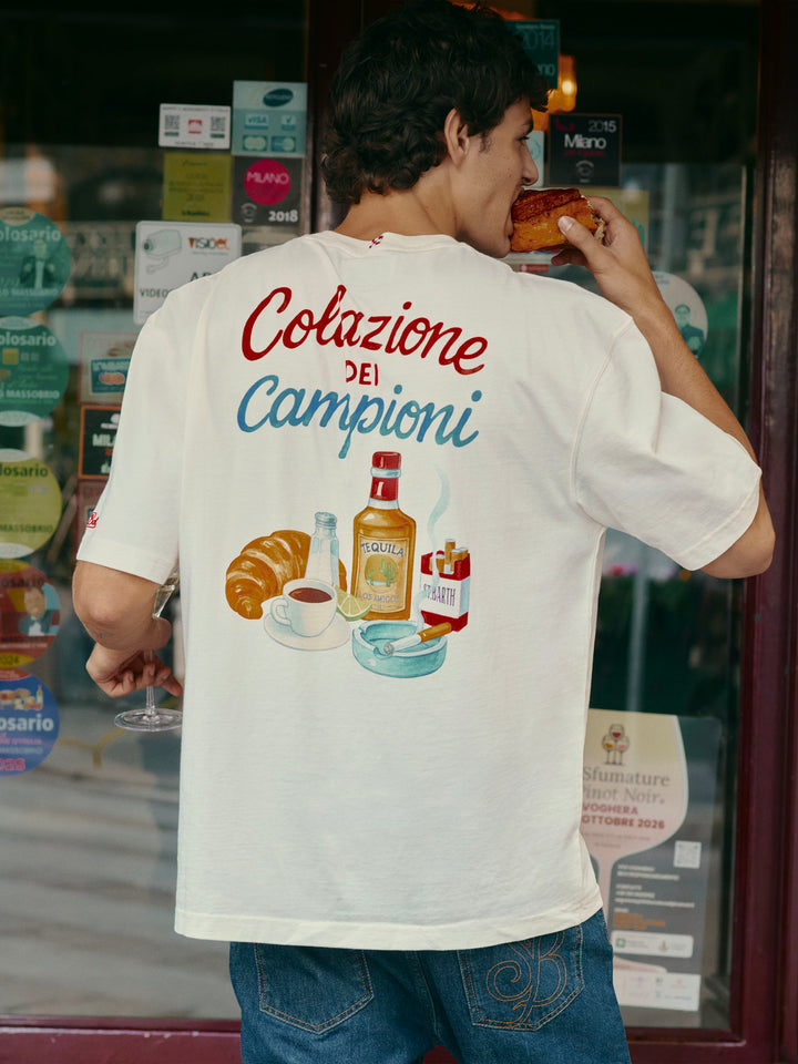 Camiseta oversize blanca de algodón Delmar con estampado Colazione Dei Campioni en la espalda 