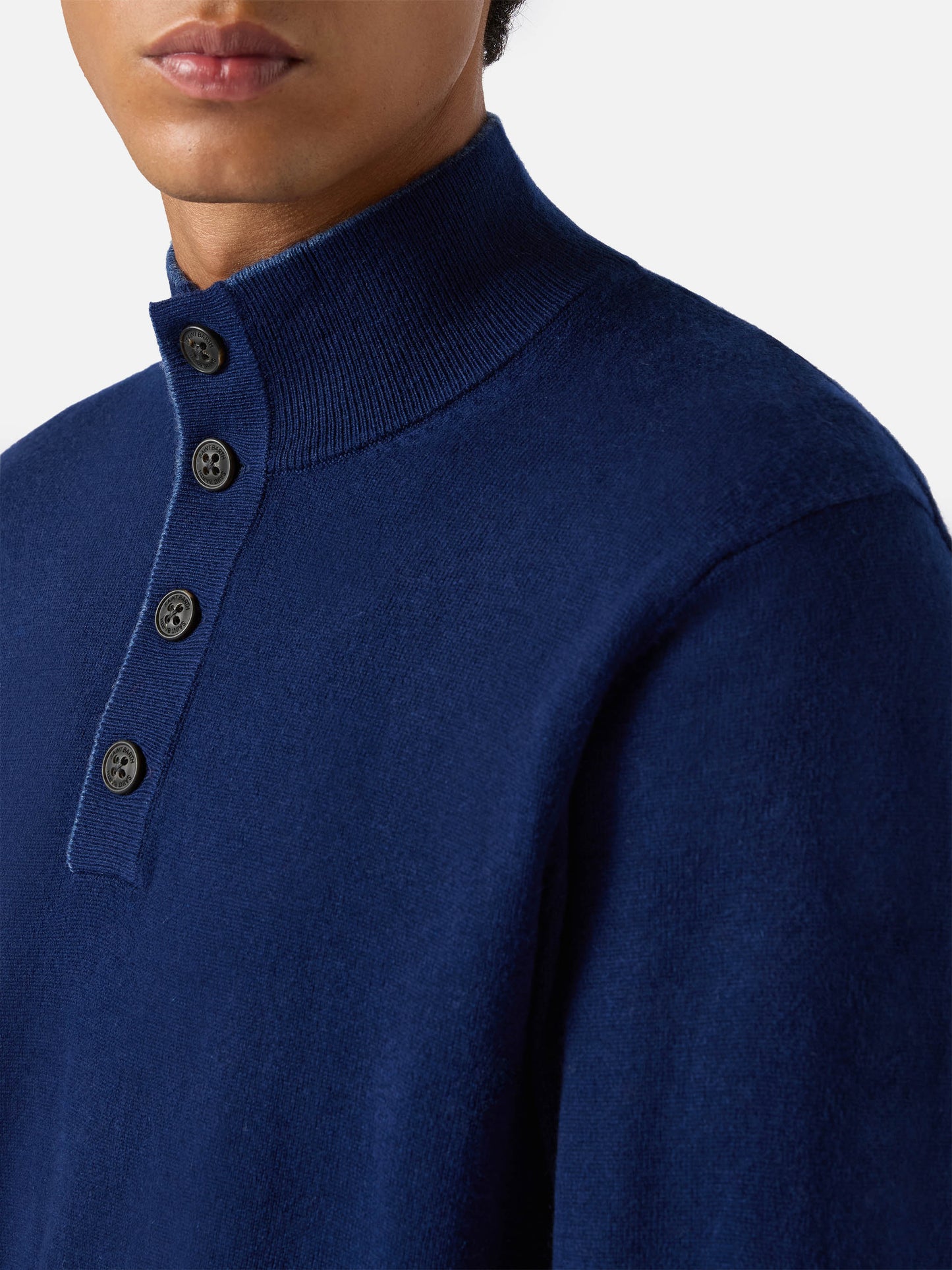 Maglione mezzocollo Dorian in merinocash blu navy