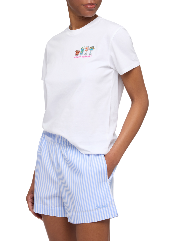 Baumwoll-T-Shirt „Emilie“ mit Stickerei „Group Therapy“