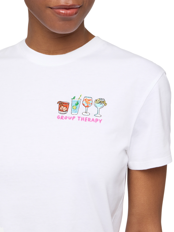Baumwoll-T-Shirt „Emilie“ mit Stickerei „Group Therapy“
