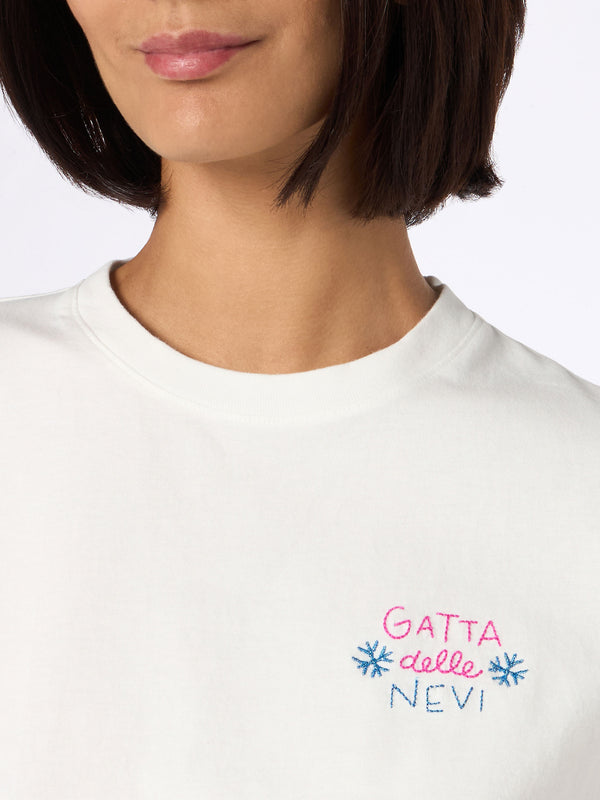 Woman heavy cotton white t-shirt Emilie with Gatta delle nevi embroidery | INSULTI LUMINOSI SPECIAL EDITION