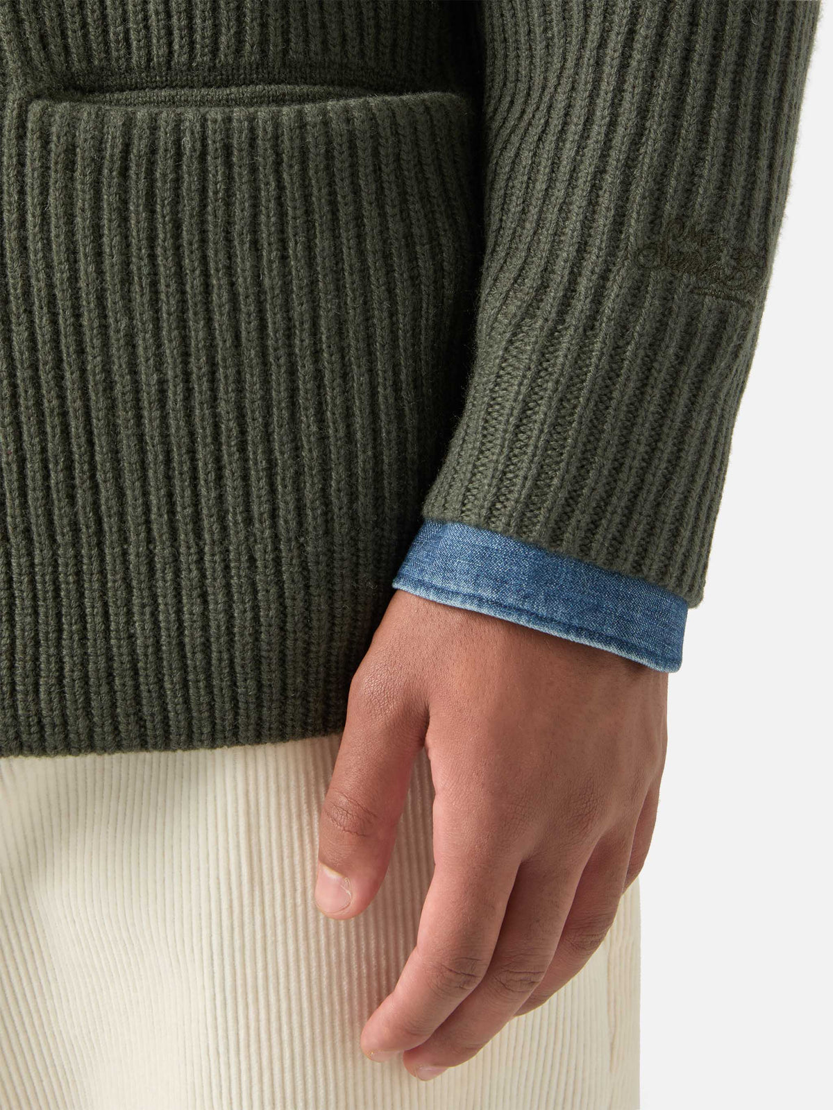 Cardigan Glasgow verde in lana con collo a scialle