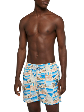 Costume mare lunghezza media Gustavia con stampa cartolina Mykonos | AI CO-CREATED DESIGN BY RICKDICK - POWERED BY RED-EYE