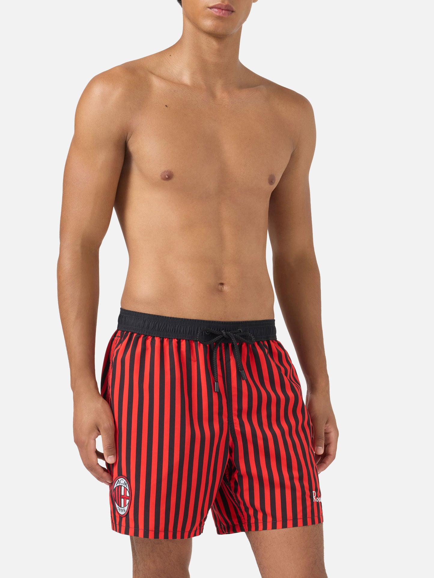 Gustavia rot gestreifte Badeshorts mit AC MILAN Patch und Rossoneri-Stickerei | AC MILAN SPECIAL EDITION 