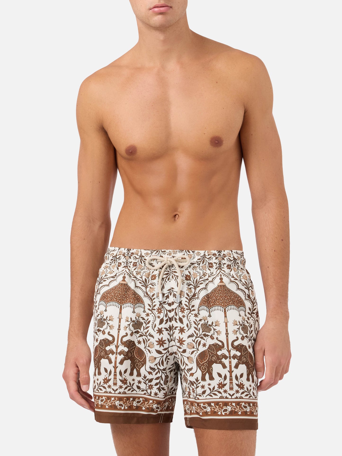 Gustavia Badeshorts mit platziertem ornamentalem Print in Braun 