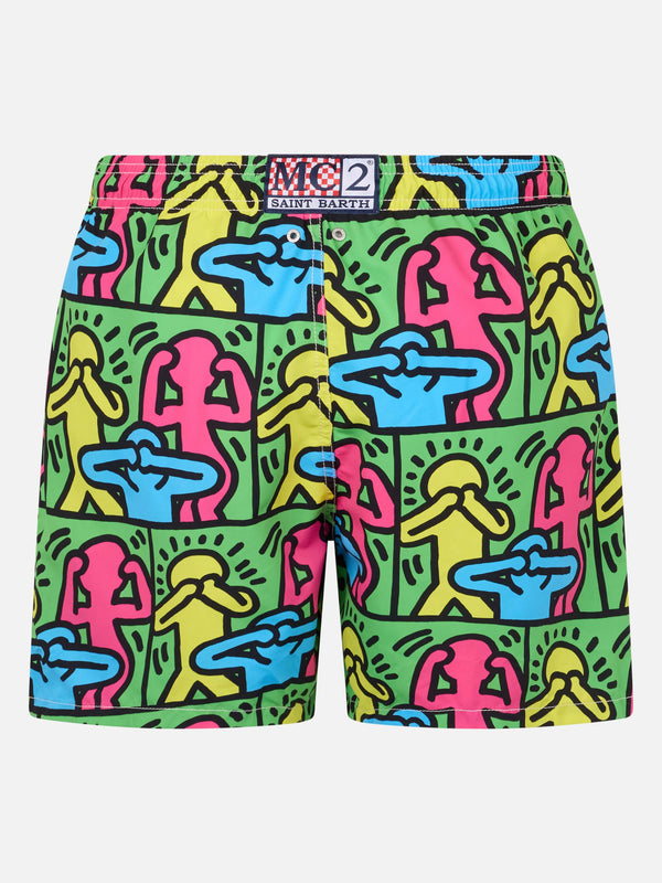 Mittellange Gustavia-Badeshorts für Herren mit platziertem Keith-Haring-Design| KEITH HARING SONDERAUSGABE