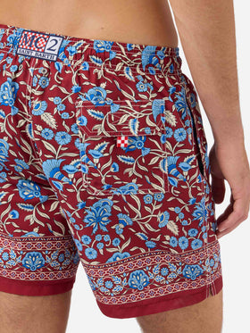 Gustavia bordeauxfarbene Badeshorts mit floralem Print 