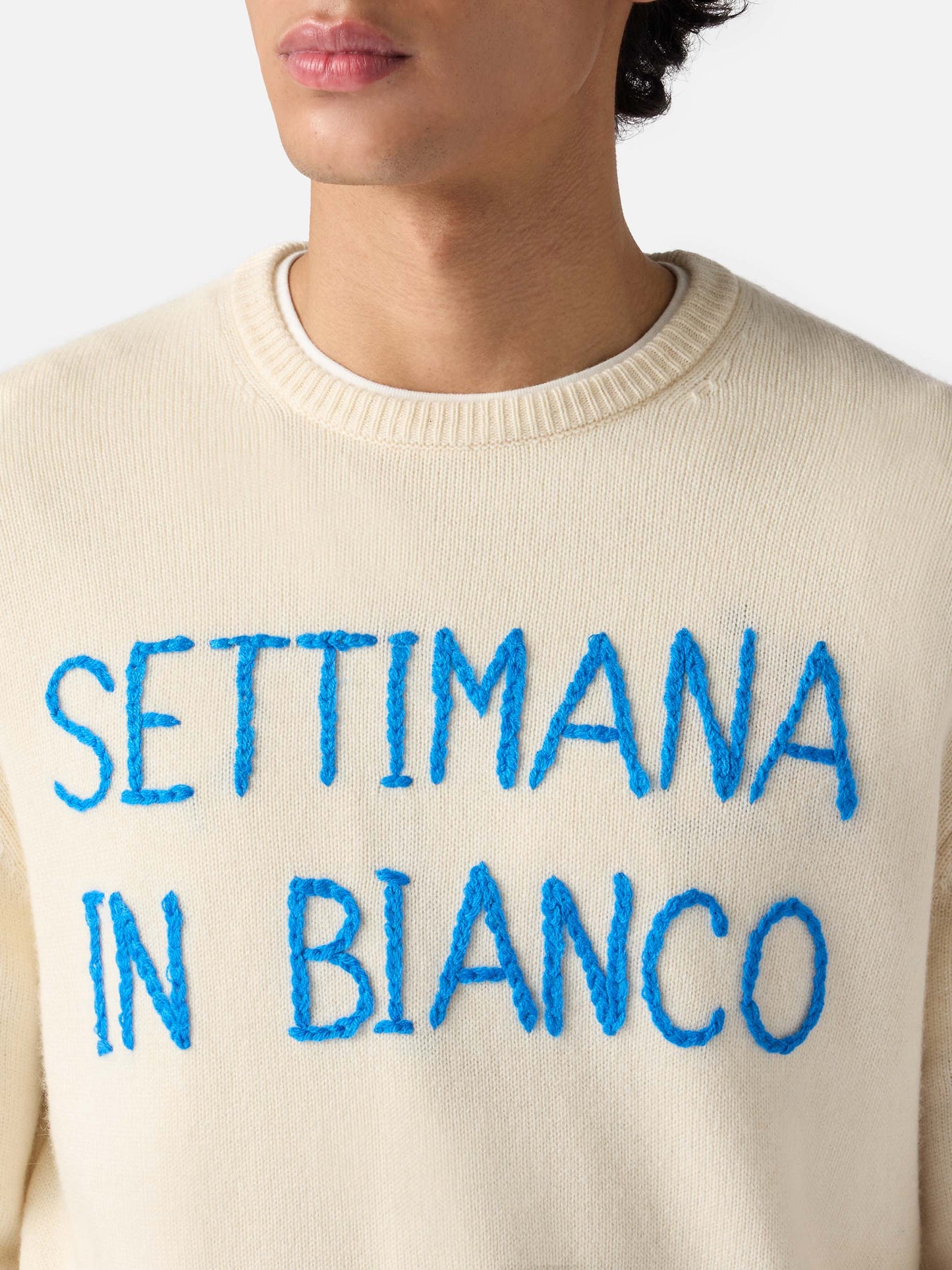 Man white sweater with Settimana in bianco embroidery