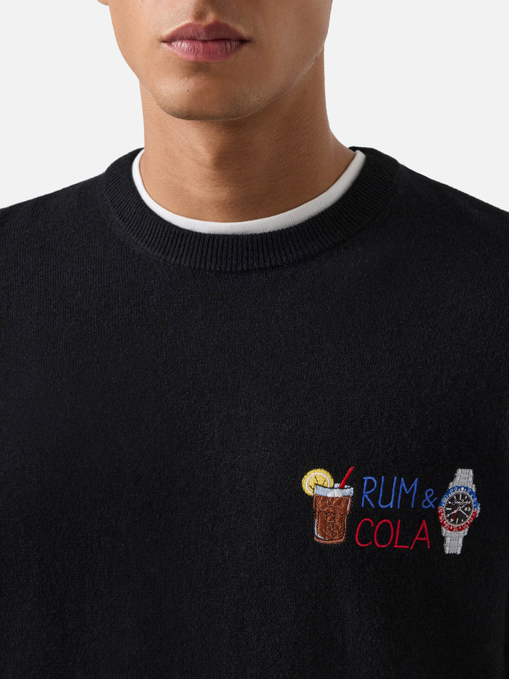 Pull col rond Black Heron en mélange léger de laine et cachemire avec broderie Rum & Cola 