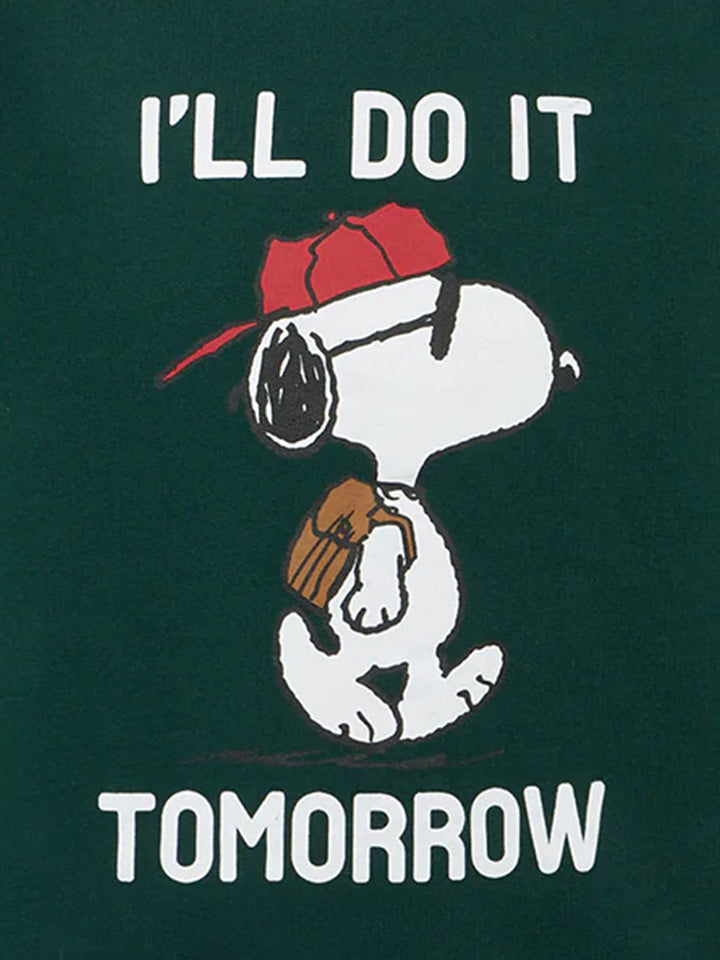 Grünes Jungen-Sweatshirt mit Rundhalsausschnitt und Snoopy-Aufdruck | SNOOPY PEANUTS™ SONDEREDITION