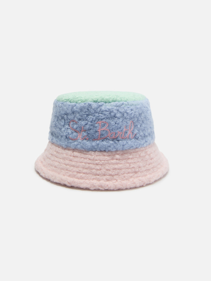 Cappello bucket in sherpa multicolor con ricamo frontale