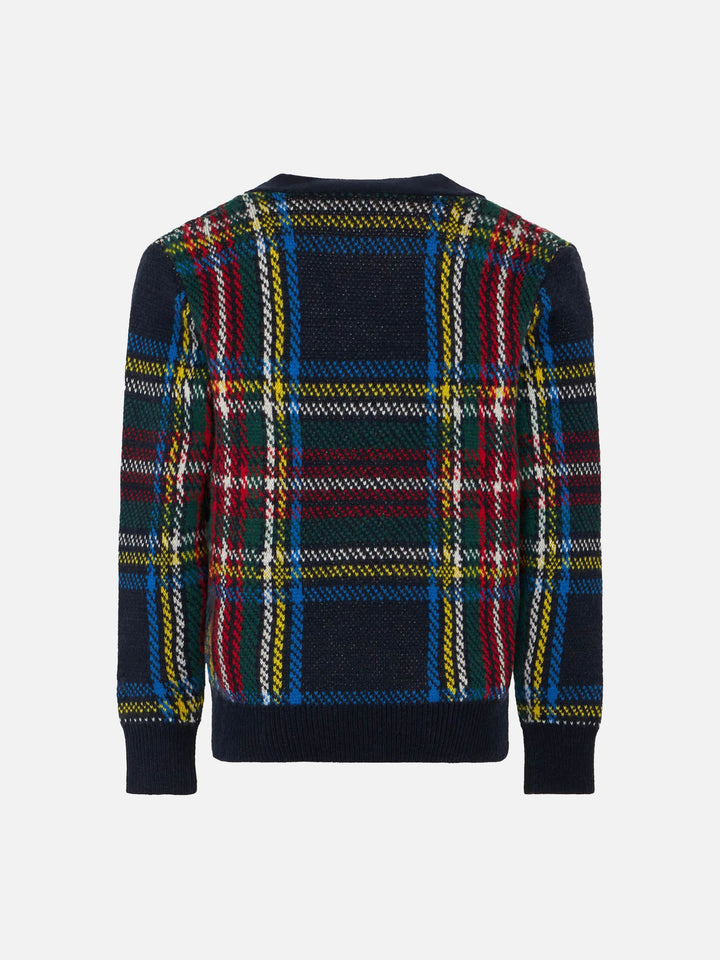 Strickjacke mit Schottenmuster und Aufnäher