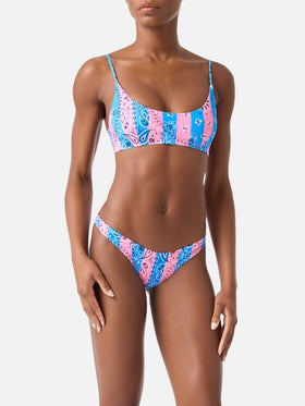 Bikini bralette tipo bandana a rayas Judy Naomi en azul empolvado y rosa 