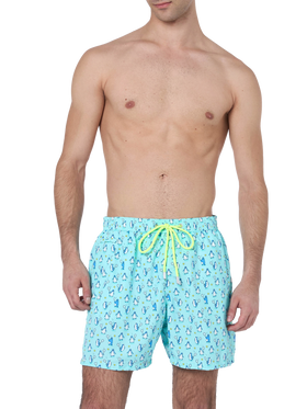 Man lightweight fabric swim-shorts Lighting Micro Fantasy with penguins print