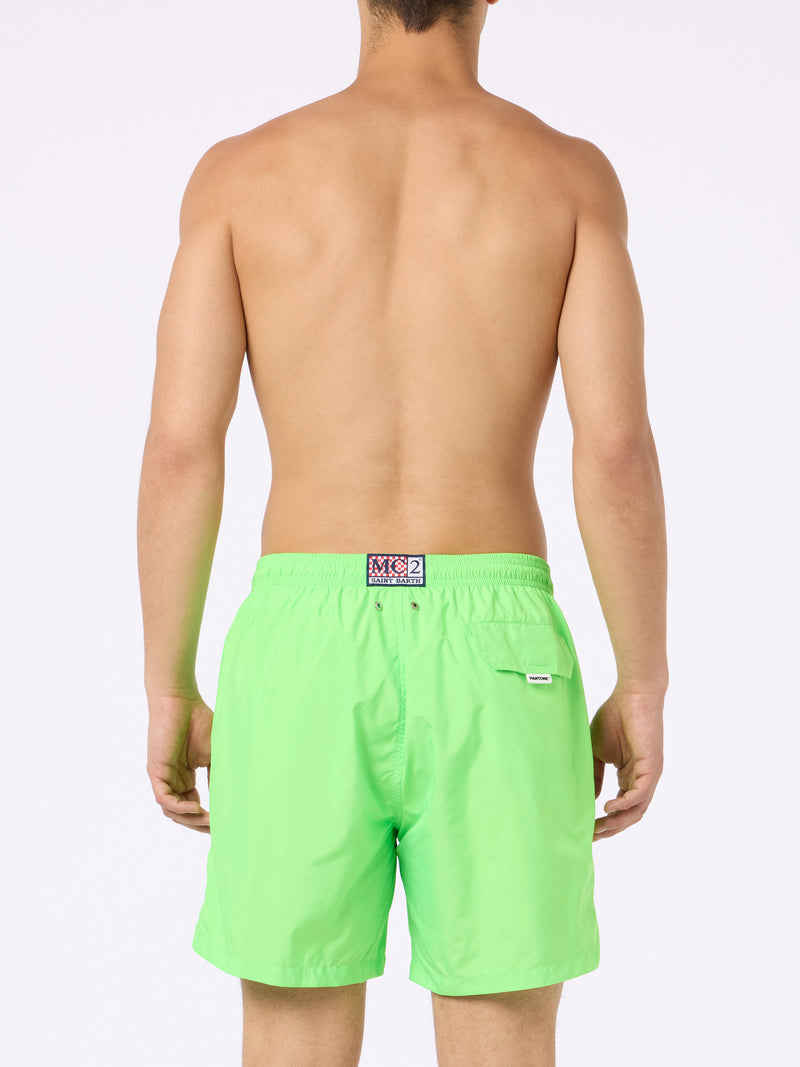 Herren-Badeshorts aus leichtem Stoff in Neongrün Lighting Pantone | PANTONE-SONDERAUSGABE