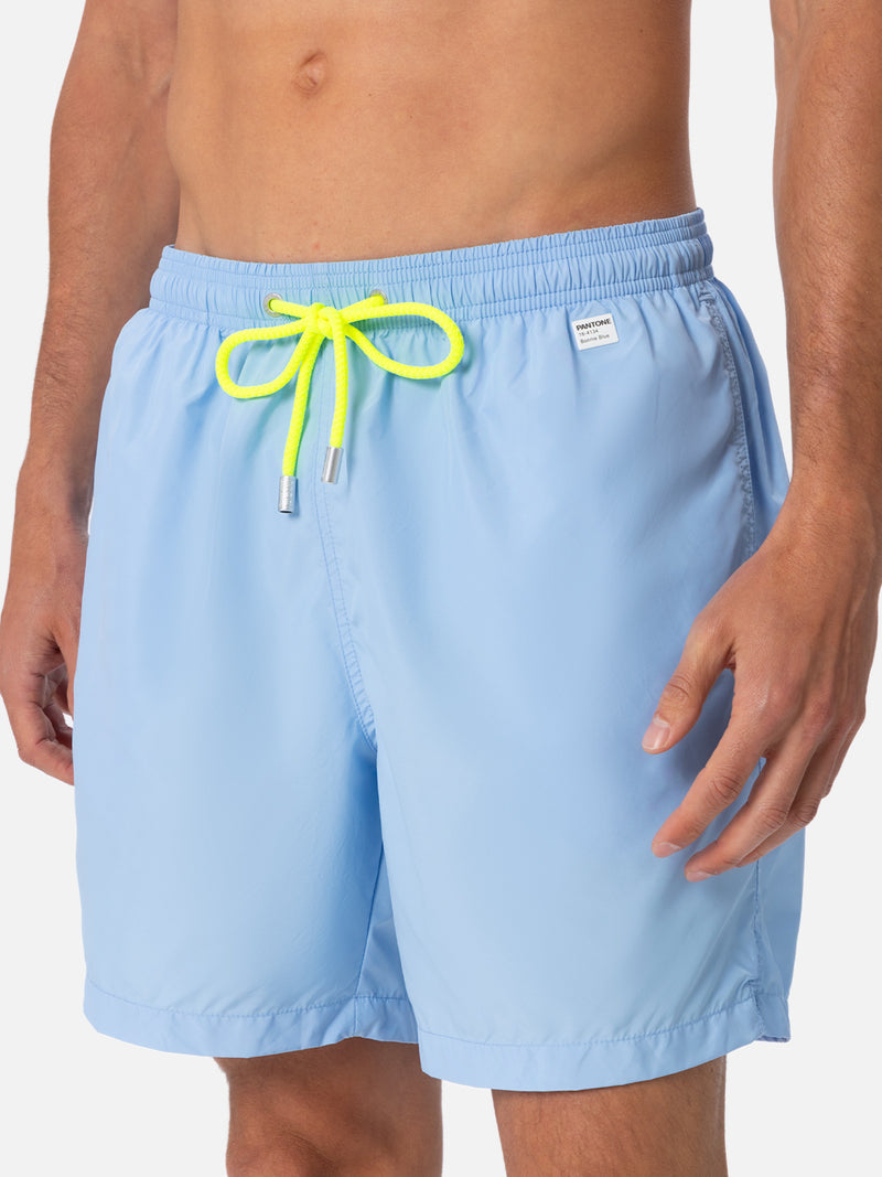 Herren-Badeshorts aus leichtem Stoff in Himmelblau Lighting Pantone | PANTONE-SONDERAUSGABE