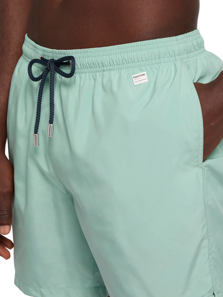 Badeshorts aus leichtem Stoff in Salbeigrün Lighting Pantone | PANTONE® SPECIAL EDITION