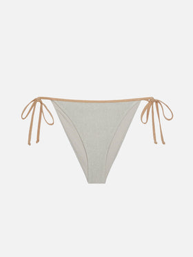 Marielle – Klassische Badehose aus silbernem Lurex mit goldener Paspelierung