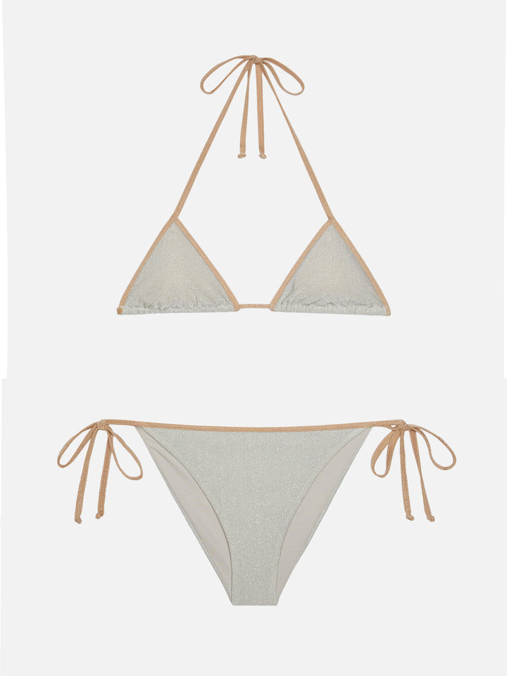 Klassische Badehose „Marielle“ aus silbernem Lurex mit goldener Paspelierung – Triangel-Top „Leah“ aus silbernem Lurex mit goldener Paspelierung