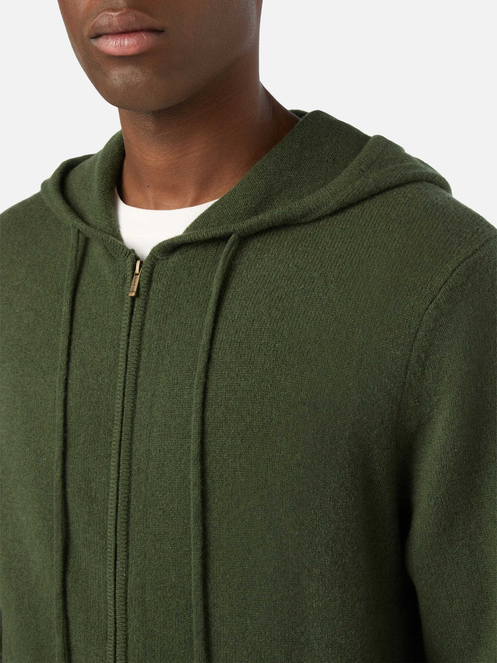 Notting Kapuzenstrickjacke aus Lammwolle in Military Green mit durchgehendem Reißverschluss 